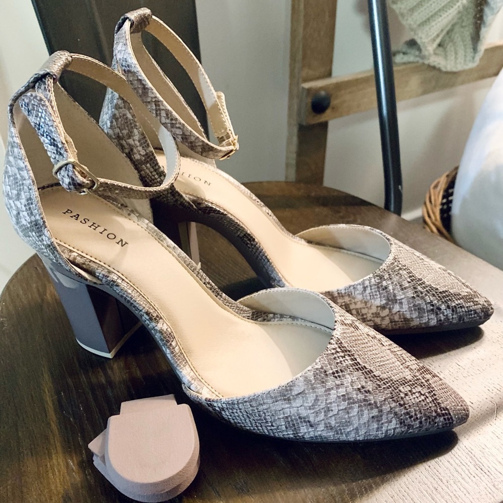 Never Worn Pashion Snakeskin Shoes